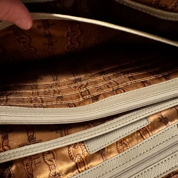 Tiagnello Gray Leather Handbag - Picture 6 of 6